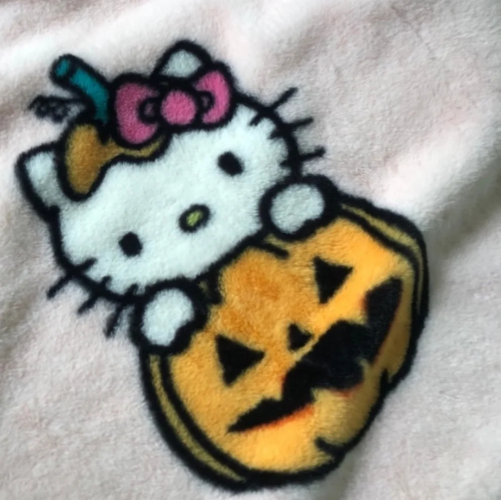Hello Kitty Blanket 🍬 🎃